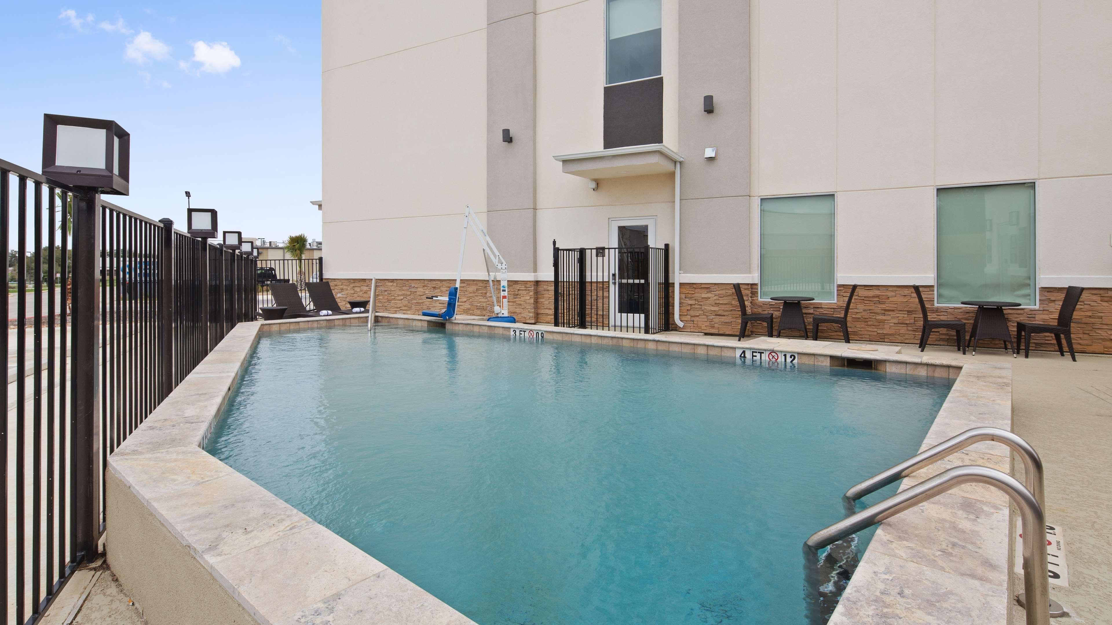 Best Western Green Oaks Inn La Vernia Экстерьер фото